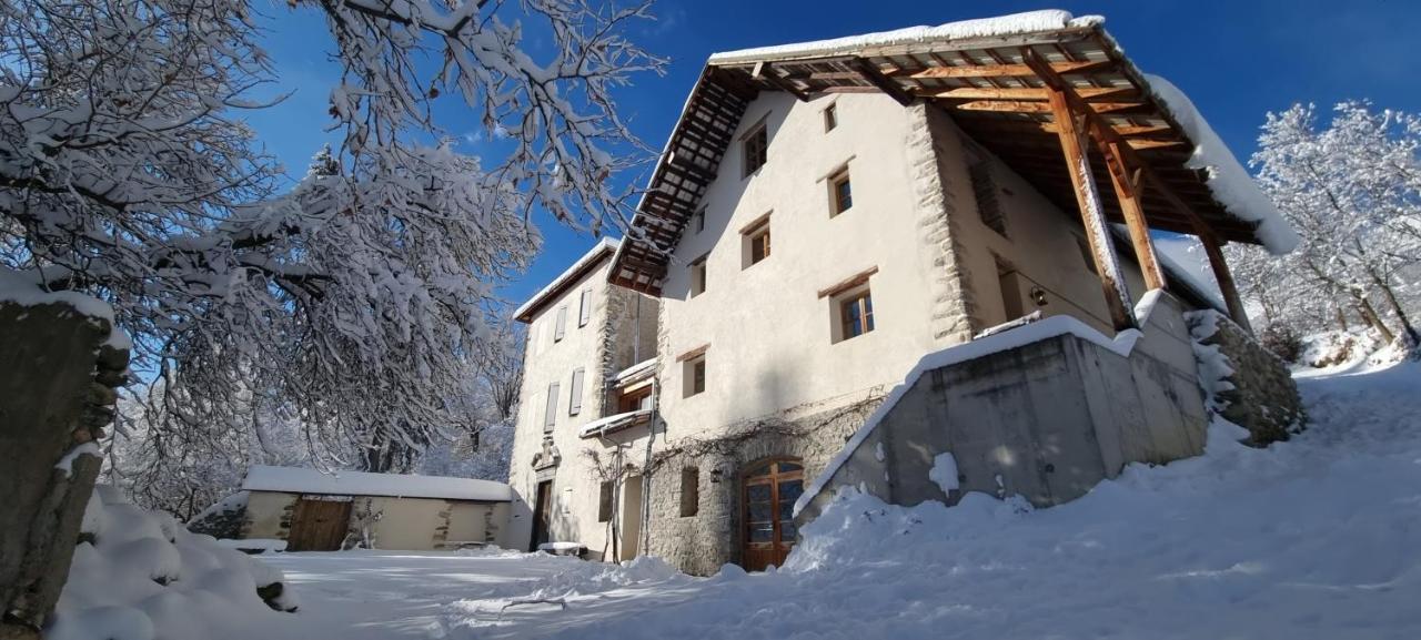 Maison Cimarron Bed & Breakfast Chateauroux-les-Alpes Exterior foto